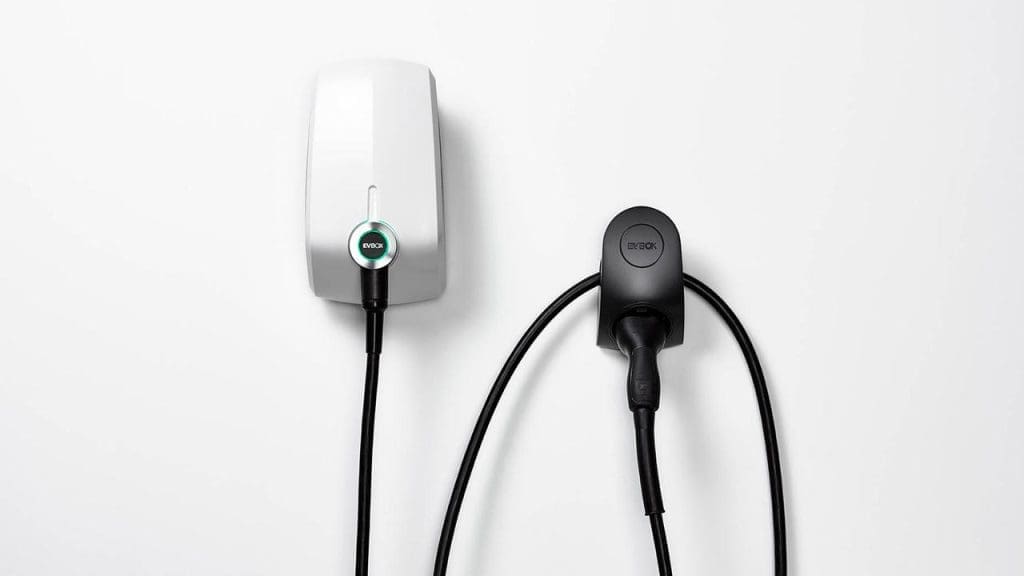 elvi-and-cable-dock-white