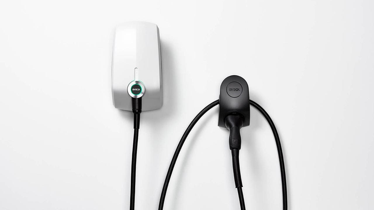 elvi-and-cable-dock-white